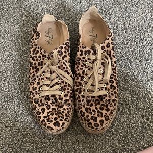 Cheetah tennis shoes